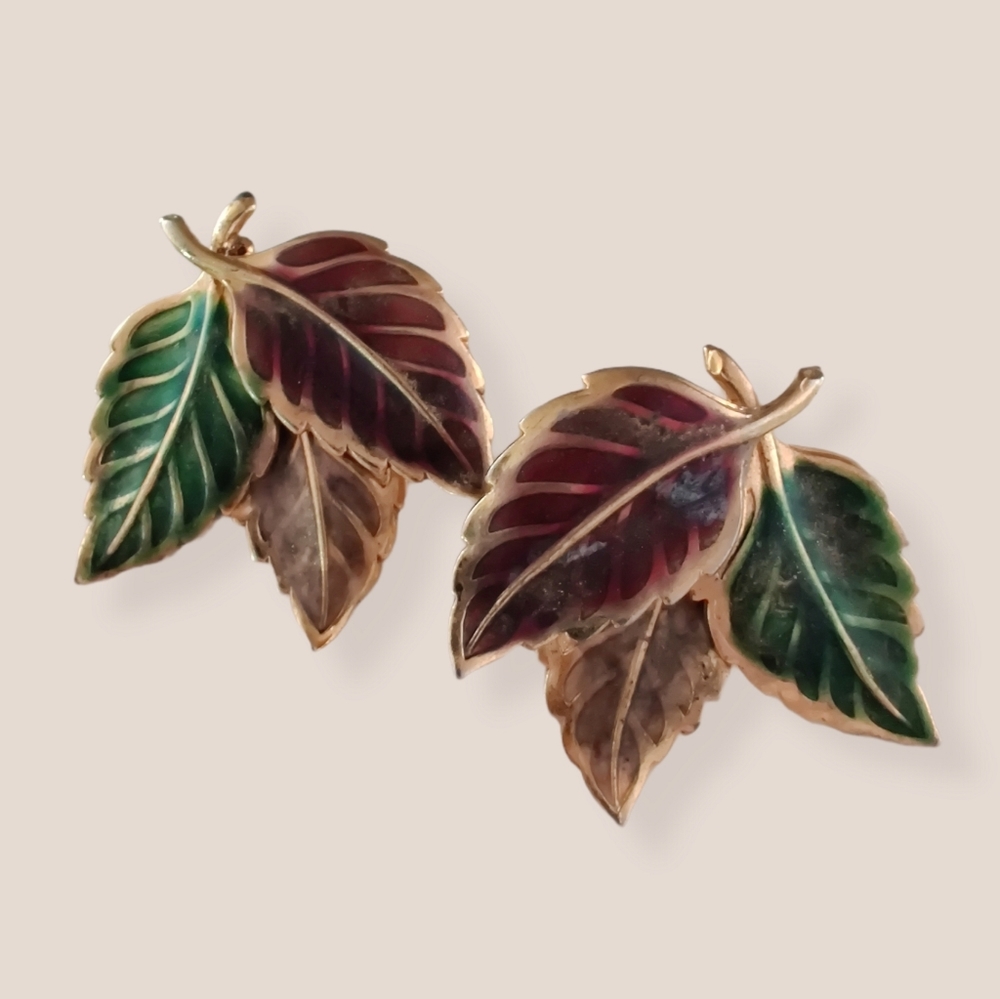 Vintage enameled leaves earrings